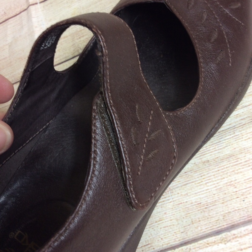 Dansko brown, leather embroidered Mary Jane. Size 40.  Size 10 - Picture 8 of 11